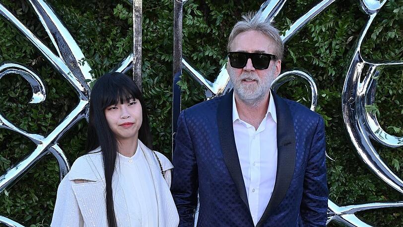 Der ergraute Nicolas Cage und seine Ehefrau Riko Shibata. Der ergraute Nicolas Cage und seine Ehefrau Riko Shibata.
