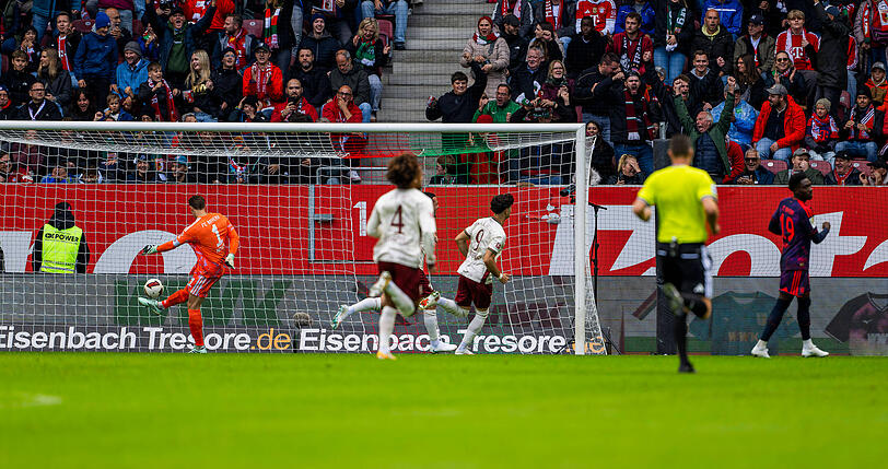 Frust nach dem 0:1: Neuer wird nach bereits 8,4 Sekunden &uuml;berwunden.