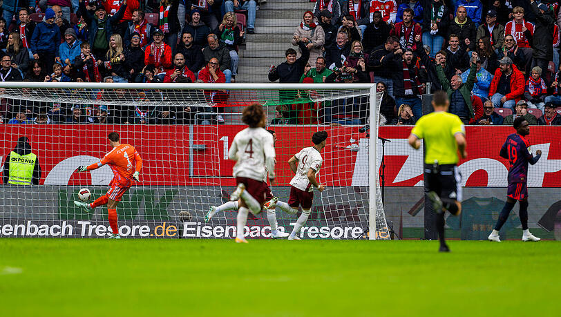 Frust nach dem 0:1: Neuer wird nach bereits 8,4 Sekunden &uuml;berwunden.
