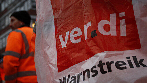 Verdi will bei "Toys R Us" höhere Löhne durchsetzen. Verdi will bei "Toys R Us" höhere Löhne durchsetzen.