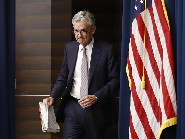 Jerome Powell, Vorsitzender der US-Notenbank Fed, auf dem Weg zu einer Pressekonferenz.