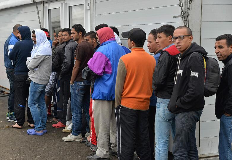 Schon fast 800 000 Asylbewerber in Deutschland.