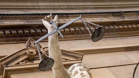 Eine Justitia-Statue.