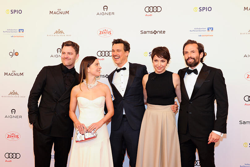 Friedrich Mücke, Aylin Tezel, Florian David Fitz und Julia Koschitz mitOliver Berben