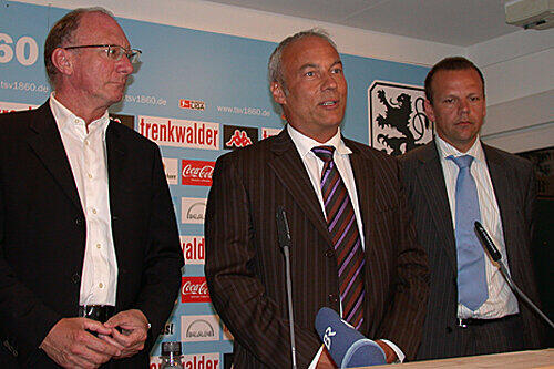 Neuer Löwen-Boss Rainer Beeck (Mitte) mit Vize Franz Maget (links) und neuem Vize Michael Hasenstab,