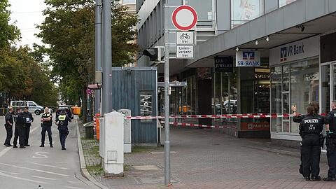 Bei der Explosion in der Passage eines Gesch&auml;ftshauses wurden mehrere Schaufenster besch&auml;digt. (Archivbild)