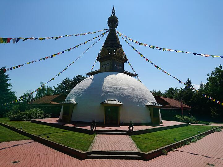 Zentrum des Nepal-Himalaya-Parks in Wiesent ist der buddhistisch-hinduistische Pavillon.