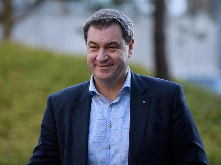 Markus Söder (CSU), Ministerpräsident von Bayern, kommt zu einer CSU-Gremiensitzung in die CSU-Zentrale. Foto: Sven Hoppe