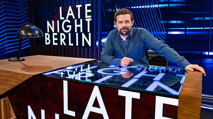 Klaas Heufer-Umlauf kehrt mit seiner Late-Night-Show zurück.