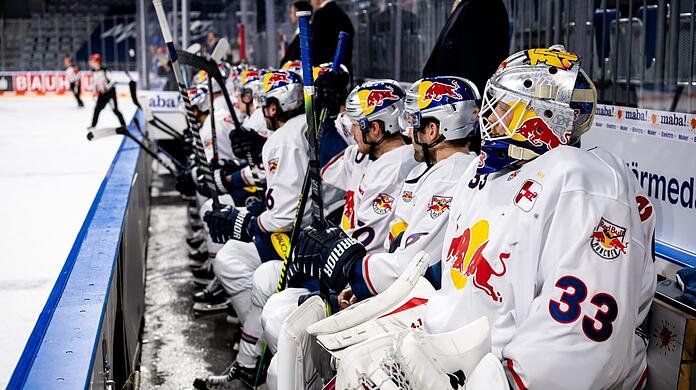 Der Frust auf der EHC-Band ist fast greifbar: Die Münchner verlieren bei Erzrivale Mannheim mit 1:5, es ist die neunte Pleite in der DEL in den vergangenen zwölf Partien.