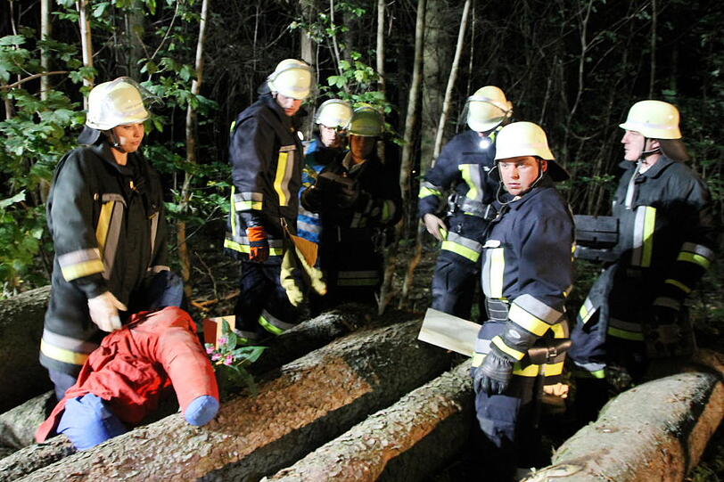 Großübung der Feuerwehr in einem Chemiewerk. Die spektakulären Bilder.