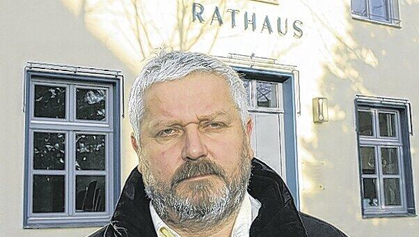 Am 29.12. zeigte sich Hans-Peter Gossel noch in Warin. Mittlerweile hat er seine Heimatstadt für „ein paar Tage“ verlassen.Foto:dpa Am 29.12. zeigte sich Hans-Peter Gossel noch in Warin. Mittlerweile hat er seine Heimatstadt für „ein paar Tage“ verlassen.Foto:dpa