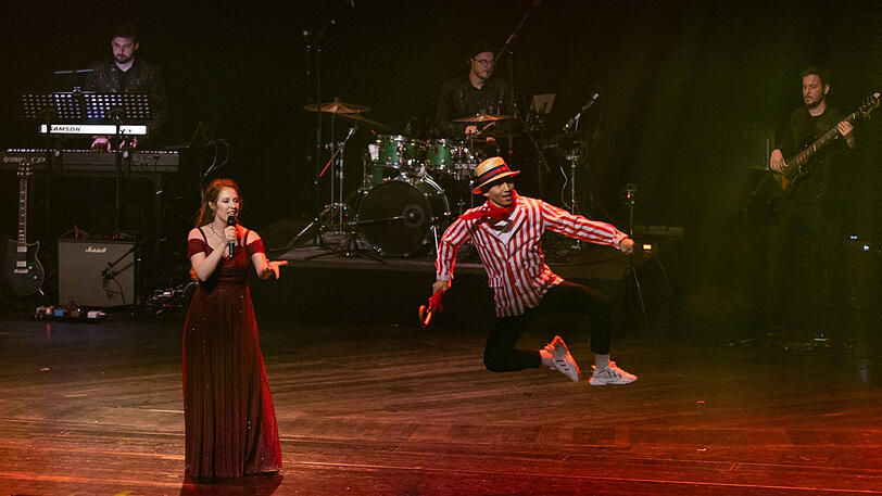 Es wird "Supercalifragilisticexpialigetisch" bei "Mary Poppins". Es wird "Supercalifragilisticexpialigetisch" bei "Mary Poppins".