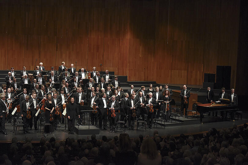 Das Konzert der Staatskapelle Dresden mit Cameron Carpenter.