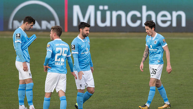 Marius Willsch (2.v li.) und Stefan Salger (3. v. li.) fehlen gegen die SpVgg Unterhaching.