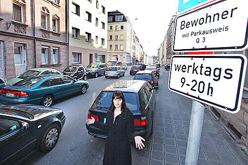 Parkchaos in Johannis: Tanja Sterian (25) kämpft für mehr Bewohnerparkplätze.