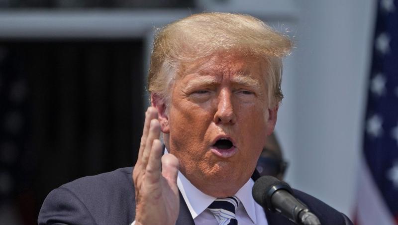 Donald Trump spricht im Trump National Golf Club. Amerikas Ex-Präsident will die Herausgabe von Dokumenten an den Kongressausschuss zur Untersuchung der Kapitol-Attacke am 6. Januar juristisch blockieren.