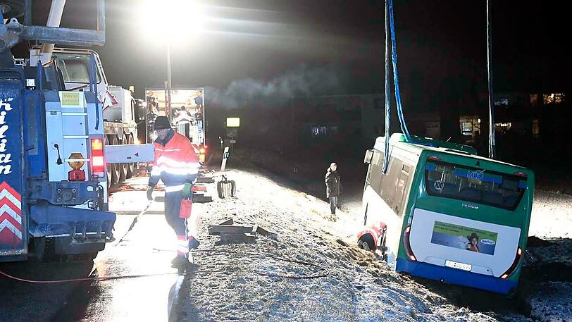 Sechs Stunden dauerte die schwierige Bergung an.