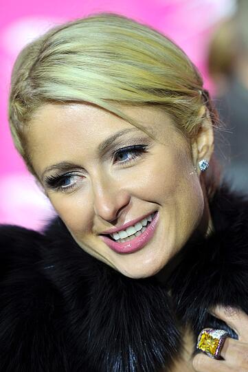 Hotelerbin Paris Hilton bei der Musical-Premiere von "Dirty Dancing" in Oberhausen. Die Bilder.
