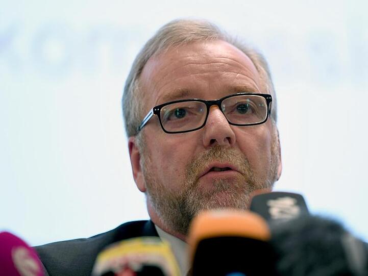 Nach kritischen Äußerungen über die rechtspopulistische AfD wird der Oldenburger Polizeipräsident Johann Kühme mit dem Tod bedroht.