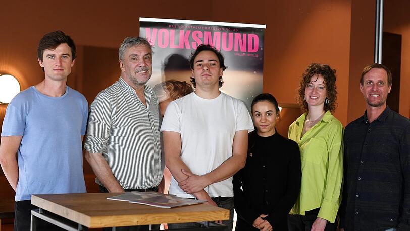 Intendant Christian Stückl (2. von links) und sein junges Team.