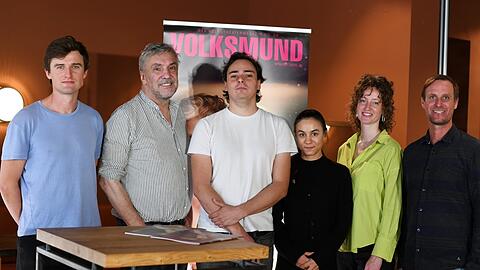 Intendant Christian Stückl (2. von links) und sein junges Team.