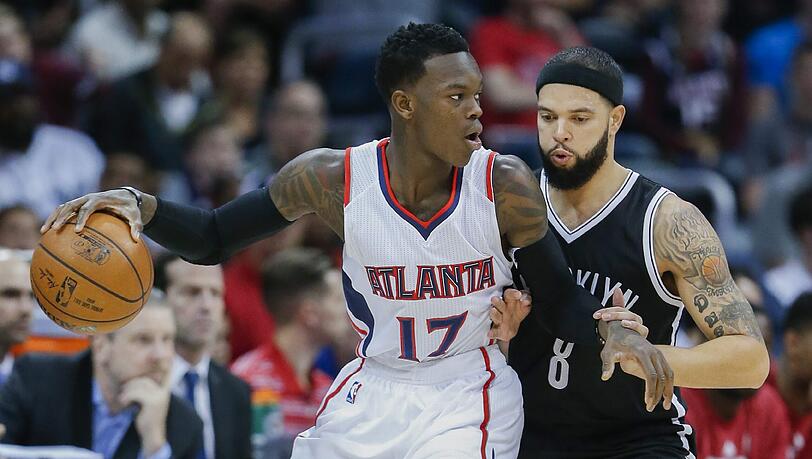 Dennis Schröder (links) im Duell mit Deron Williams von den Brooklyn Nets. Dennis Schröder (links) im Duell mit Deron Williams von den Brooklyn Nets.