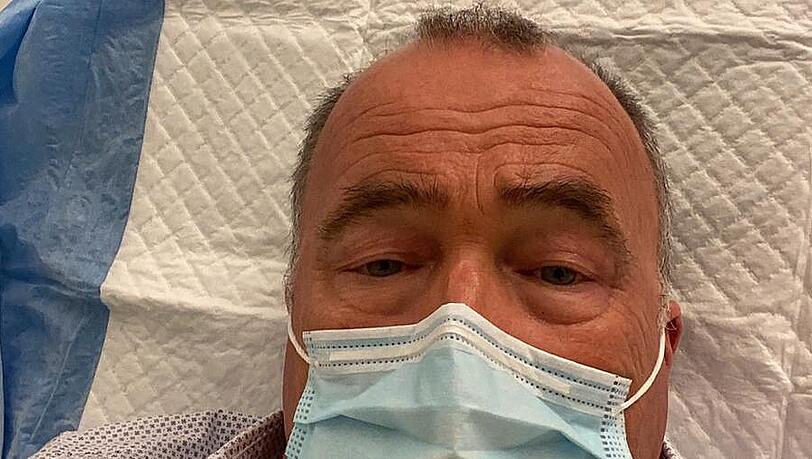 Dr. Stephan Hoeltz: "Ich habe die ganze Sache vollkommen unterschätzt. Ich hätte nie zum Skifahren gehen dürfen." Dr. Stephan Hoeltz: "Ich habe die ganze Sache vollkommen unterschätzt. Ich hätte nie zum Skifahren gehen dürfen."