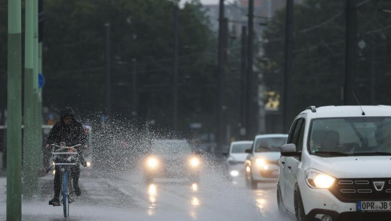 In Nordrhein-Westfalen werden in den nächsten Tagen Gewitter und viel Regen erwartet. In Nordrhein-Westfalen werden in den nächsten Tagen Gewitter und viel Regen erwartet.