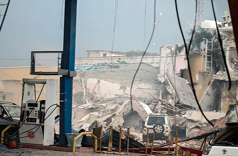 Pure Chaos nach dem Anschlag auf ein Hotel in Mogadischu.