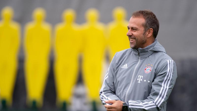 Hansi Flick leitete am Dienstag das Training des FC Bayern. Hansi Flick leitete am Dienstag das Training des FC Bayern.