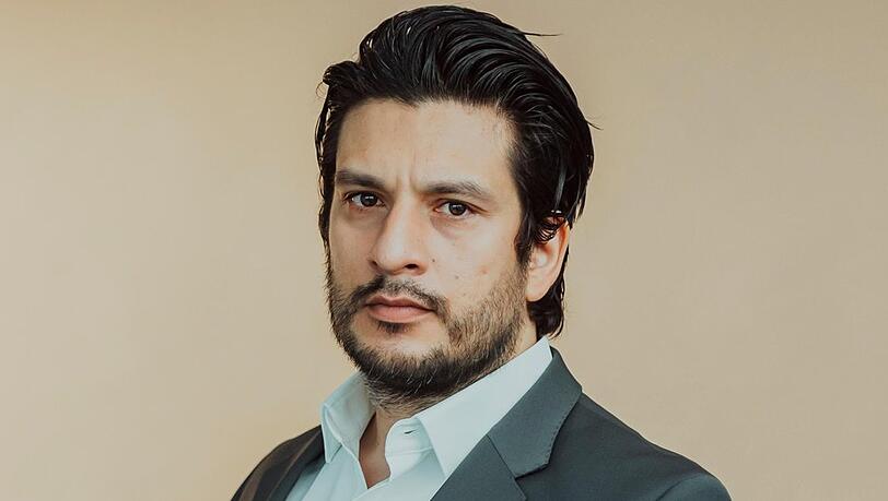 Francisco Medina spielt in "Alles was zählt" Maximilian Graf von Altenburg.