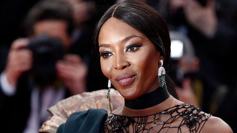 Naomi Campbell trifft derzeit einige Schutzmaßnahmen auf Reisen.