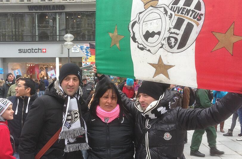 Die italienische Polizei rechnet auch mit "Problem-Fans" in München. Diese hier machen aber einen friedlichen Eindruck.