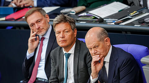 Krise in der Ampelkoalition. Bundeskanzler Olaf Scholz hat Bundesfinanzminister Christian Lindner entlassen. Wie sieht jetzt der Plan des Kanzlers aus, wie geht es weiter mit der Regierung?