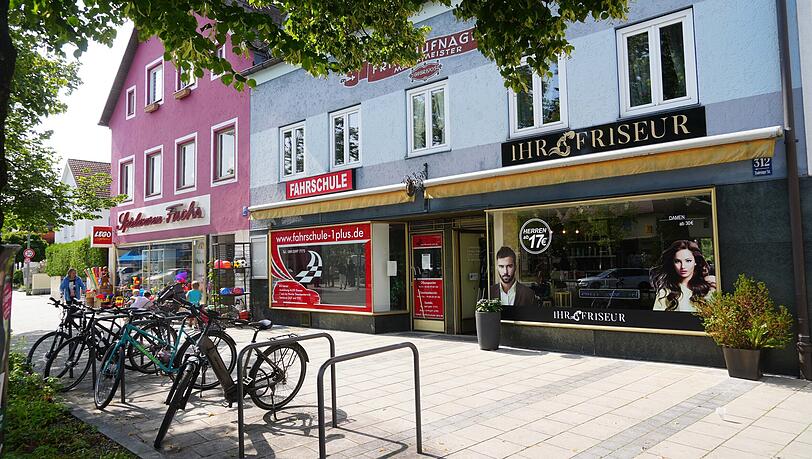 Platz für Fußgänger, alteingesessene Geschäfte: Im Zentrum des Viertels gibt’s alles, was man braucht. Platz für Fußgänger, alteingesessene Geschäfte: Im Zentrum des Viertels gibt’s alles, was man braucht.