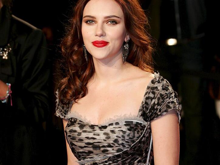 Scarlett Johansson bringt ihren Körper in Form.