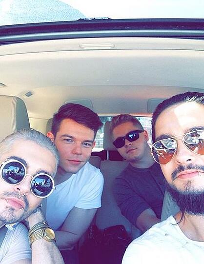 Tokio Hotel im Auto.