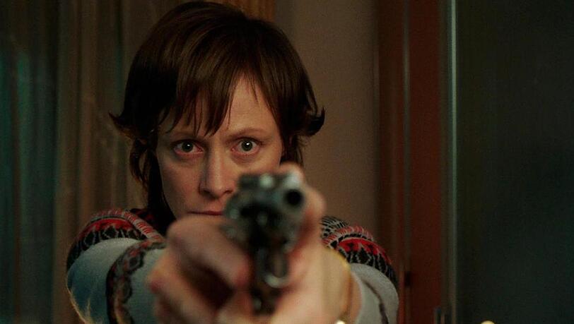 Weiß, wie man mit einem Revolver umgeht: Katharina Marie Schuberts Figur Biggi Lohmann Weiß, wie man mit einem Revolver umgeht: Katharina Marie Schuberts Figur Biggi Lohmann