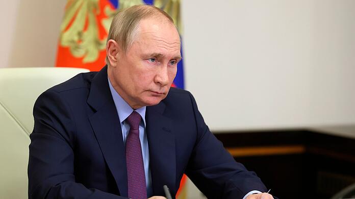 Russlands Präsident Wladimir Putin informierte sich in Mariupol über die Lage.