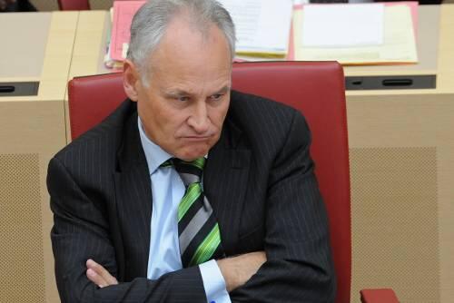 Im Landtag heftig unter Beschuss: Erwin Huber.
