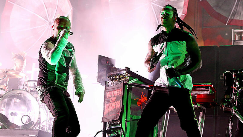 The Prodigy, hier bei einem Auftritt auf dem Incheon Pentaport Rock Festival 2015. The Prodigy, hier bei einem Auftritt auf dem Incheon Pentaport Rock Festival 2015.