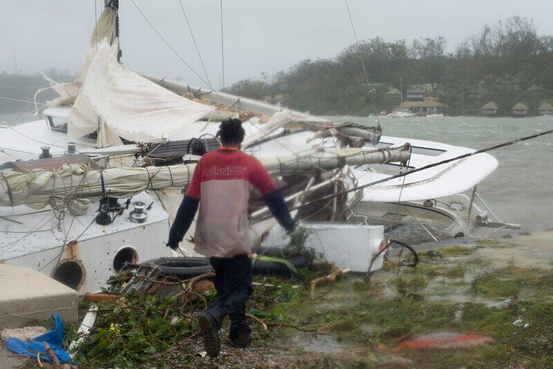 Bilder der Zerstörung! Einer der gewaltigsten je gemessenen Zyklone hat im Inselstaat Vanuatu im Südpazifik verheerende Verwüstungen angerichtet.
