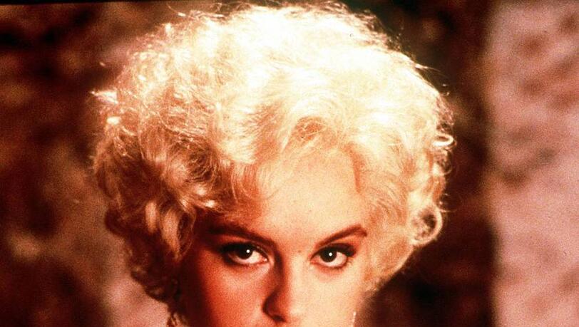Die Schauspielerin Nina Hoss als Rosemarie Nitribitt in dem Film "Das Mädchen Rosemarie" aus dem Jahr 1996 Die Schauspielerin Nina Hoss als Rosemarie Nitribitt in dem Film "Das Mädchen Rosemarie" aus dem Jahr 1996