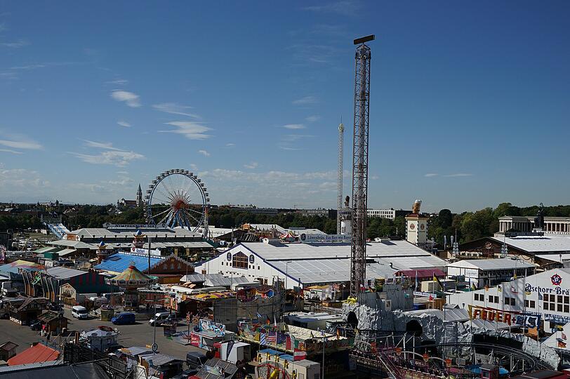 Weitere Bilder vom Presserundgang der Wiesn 2015.