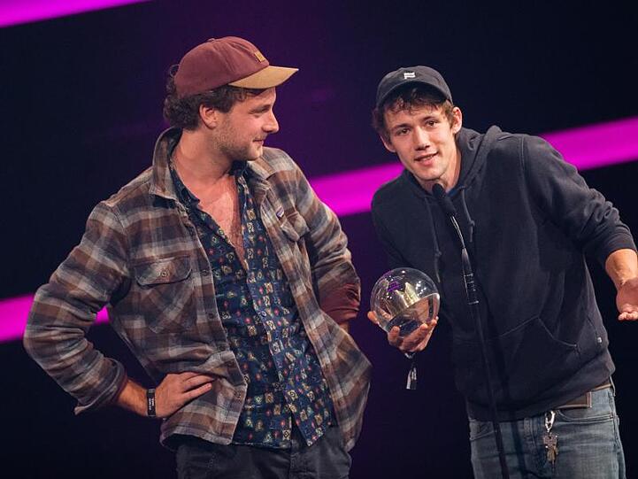 Ganz lässig: Severin Kantereit (l) und Henning May von der Band AnnenMayKantereit.