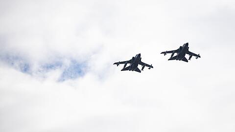 Ausgew&auml;hlte Tornado-Kampfflugzeuge der Luftwaffe sind so ausger&uuml;stet, dass sie im Fall der F&auml;lle auch US-Atombomben abwerfen k&ouml;nnten. (Archivbild)