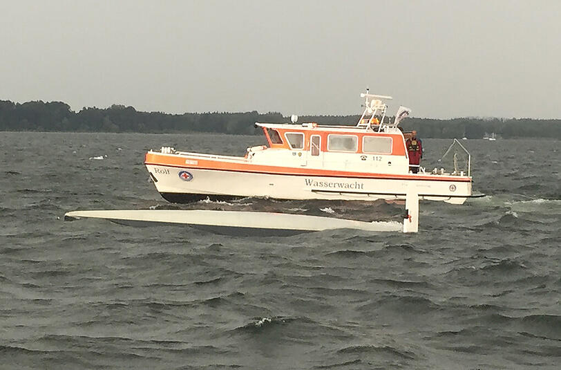 Aber auch andernorts waren die Einsatzkräfte in Dienst. So auch bei einem Rettungseinsatz auf dem Chiemsee.