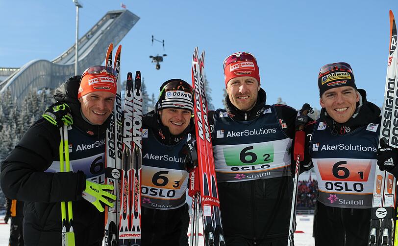 Jubel bei den deutschen Langläufern über die Bronzemedaille in der Staffel.