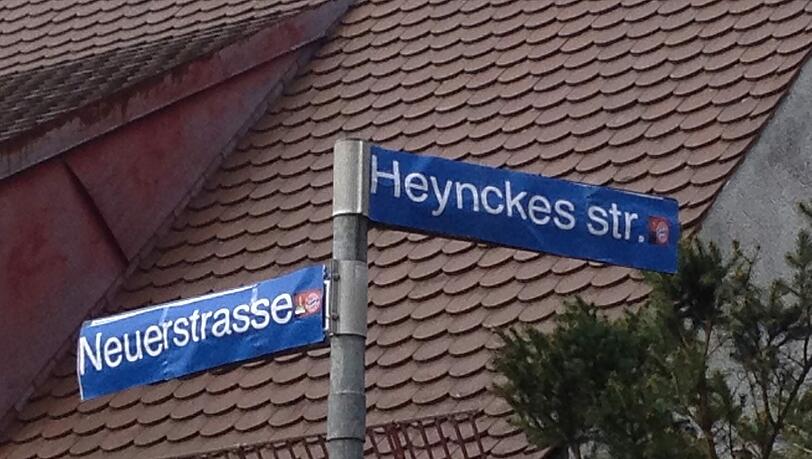 Die Gartenstadt Trudering nach der Freinacht 2013: Diese Straßen hießen vorher Nauestraße und Hippelstraße. Die Gartenstadt Trudering nach der Freinacht 2013: Diese Straßen hießen vorher Nauestraße und Hippelstraße.